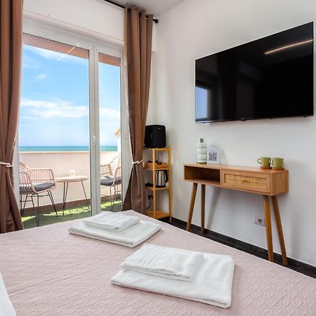 Coho Apartment Vista Mare Fiumicino Exterior foto