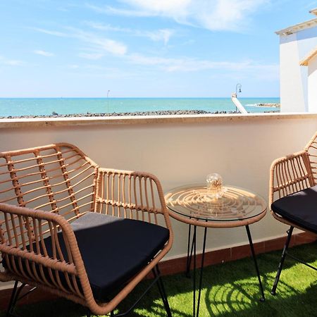 Coho Apartment Vista Mare Fiumicino Exterior foto